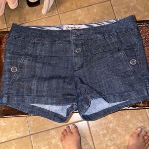 BX43 Boom Boom dark short Jeans size 5